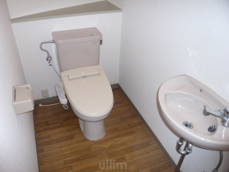 トイレ　別の部屋の写真