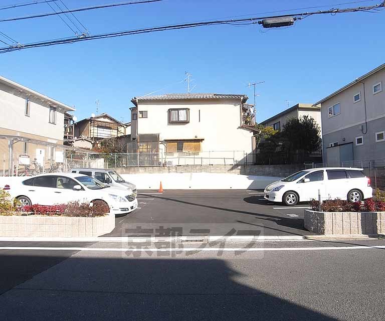 駐車場　広々した駐車場です。