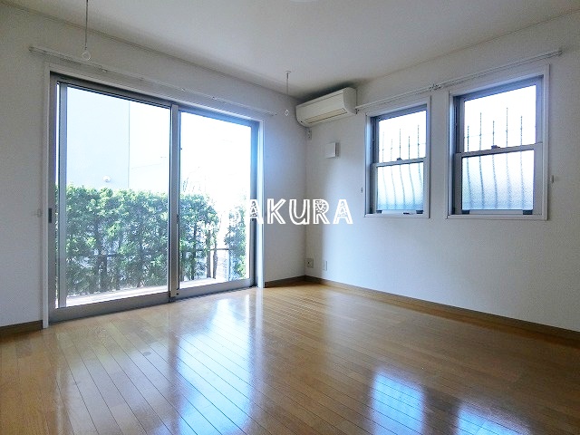 居室・リビング　開放感のあるゆったりとしたお部屋です♪