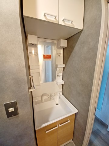 洗面設備　使いやすい独立洗面台です