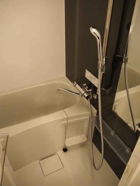 バス・シャワールーム　?