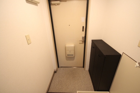 玄関　別部屋の写真です。