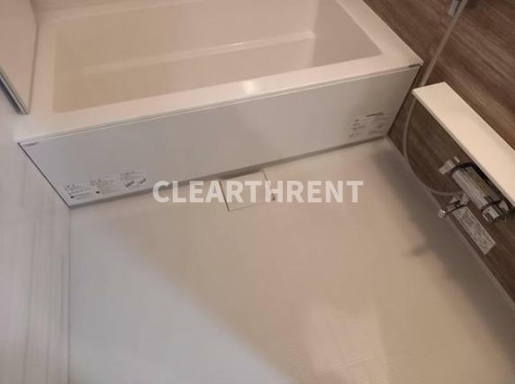 バス・シャワールーム　別号室写真のため室内フローリング等配色が異なります