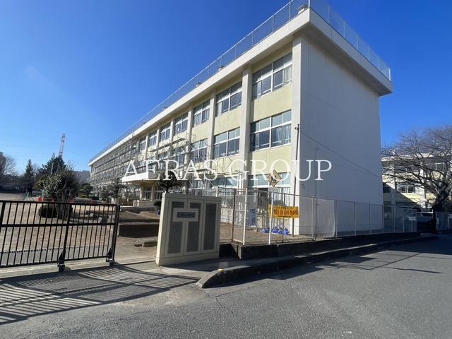 小学校　日高市立高萩小学校（小学校）まで735m