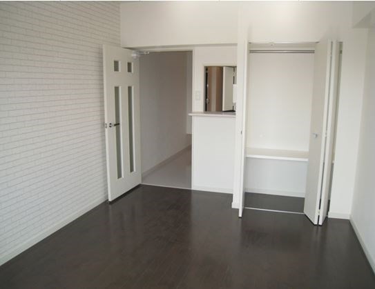 居室・リビング　リビング※別号室の参考写真になります。