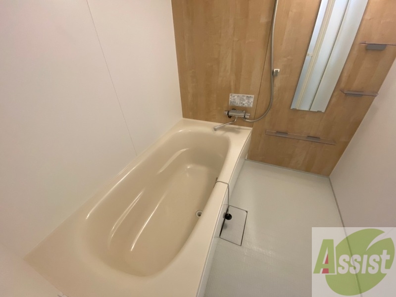 バス・シャワールーム　お風呂になります。一日の疲れを癒してくださいね。