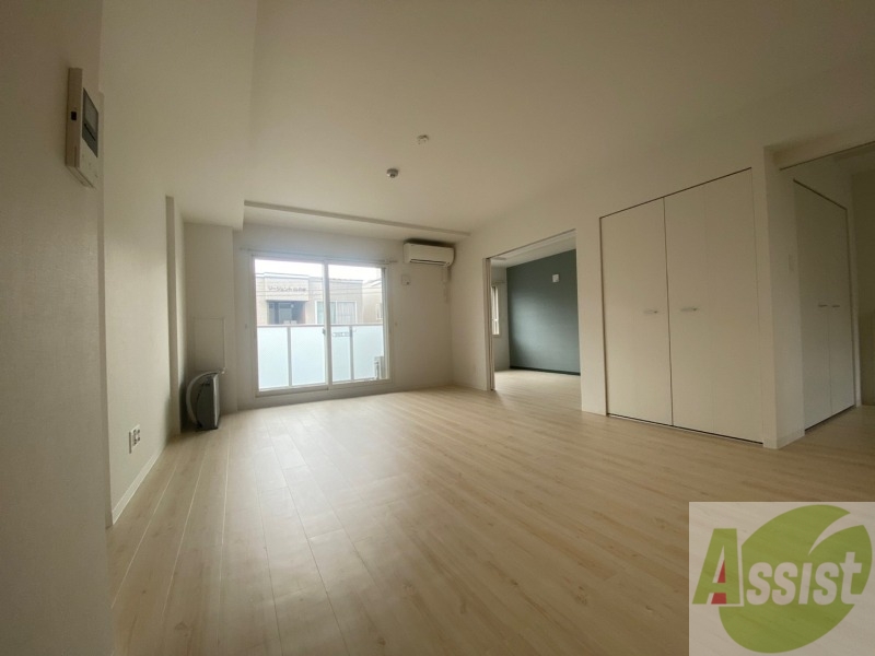 居室・リビング　広くてキレイなお部屋が広がっていて、充実した生活が送れそう。