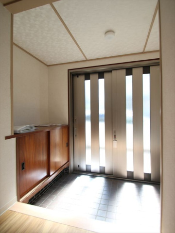 玄関　広々とした玄関　シューズボックス完備