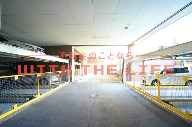 駐車場　車をお持ちの方に嬉しい駐車場付きの物件です