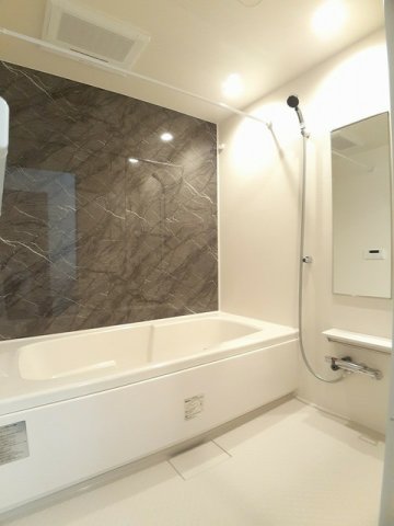 バス・シャワールーム　ゆったり過ごせるお風呂です