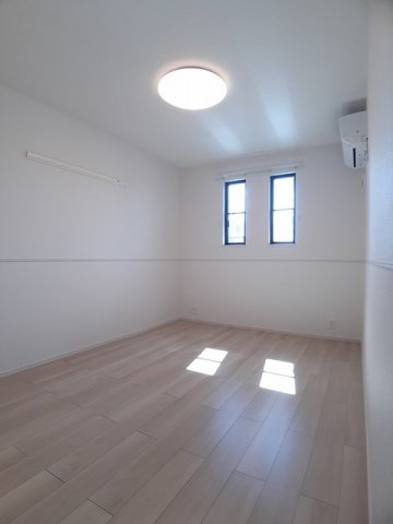 その他部屋・スペース　明るい色調の室内です