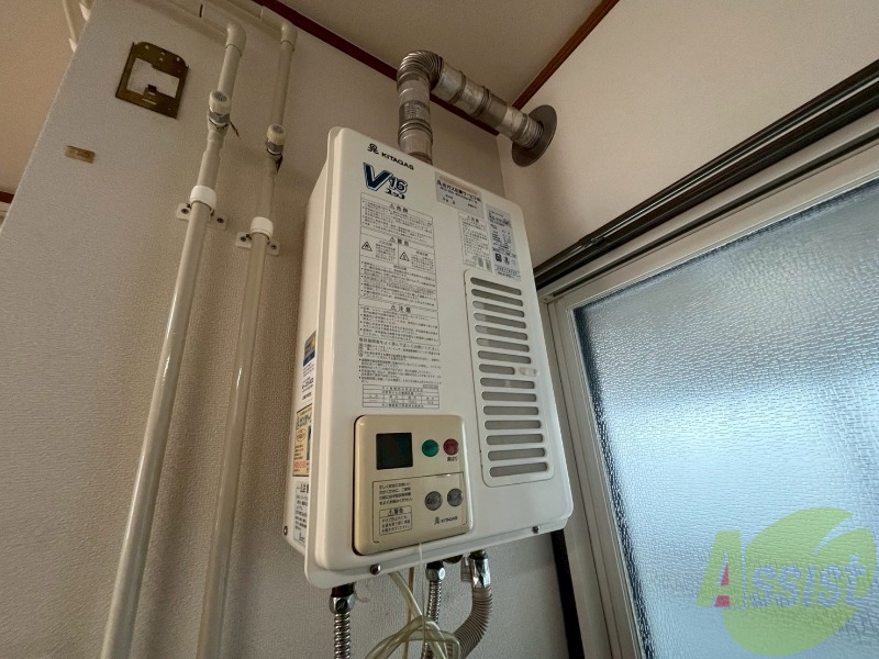 その他設備　給湯器は簡単操作で温度調整ができますよ。