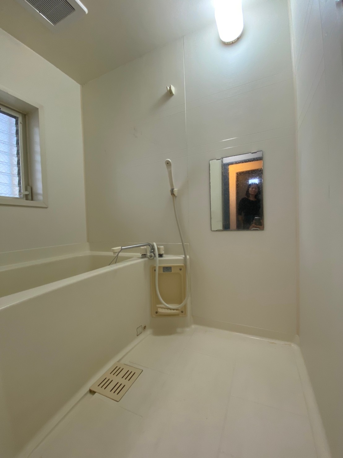 バス・シャワールーム　同建物別号室