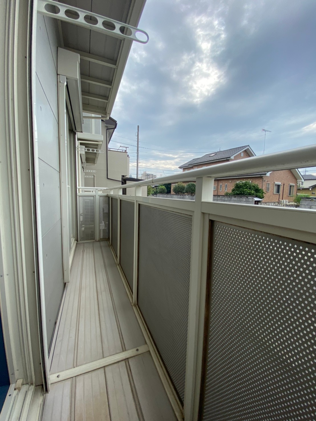 バルコニー　同建物別号室