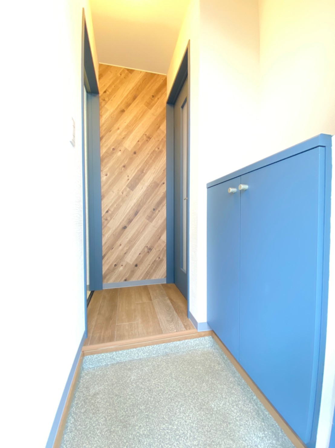 玄関　同建物別号室