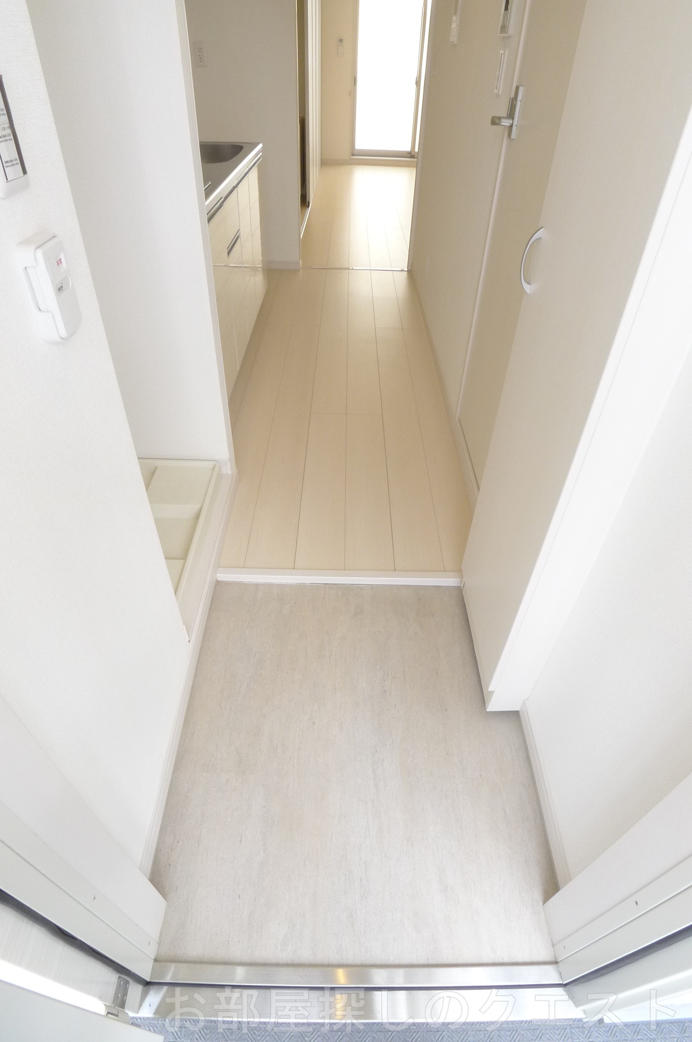 玄関　（写真は同施工会社イメージです。）