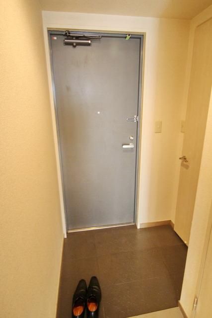 玄関　★収納付き玄関です★