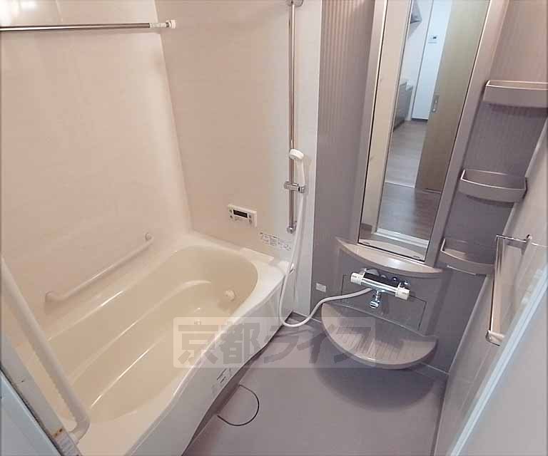 バス・シャワールーム　オシャレで高級感のあるお風呂です！