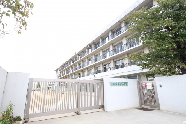 小学校　大和高田市立高田小学校（小学校）まで658m