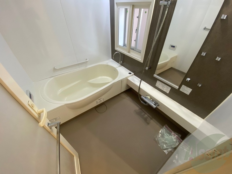 バス・シャワールーム　疲れた時はゆっくり湯船につかってみてはいかがでしょうか。