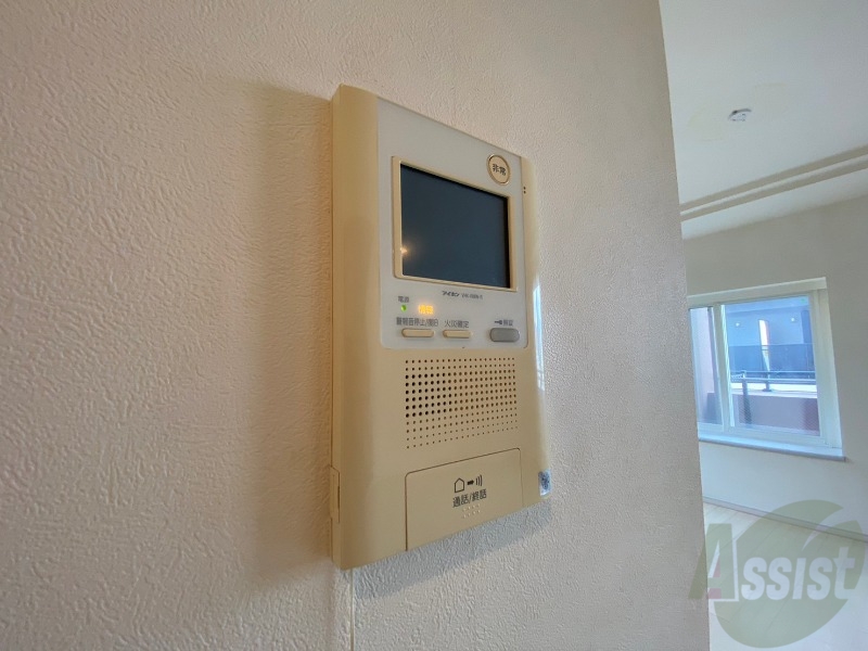 セキュリティ　ＴＶモニター付インターホンです。来客者の顔が見えるので安心！