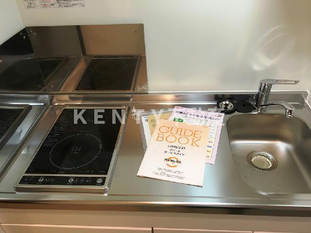 キッチン　コンパクトなキッチンで掃除もラクラク