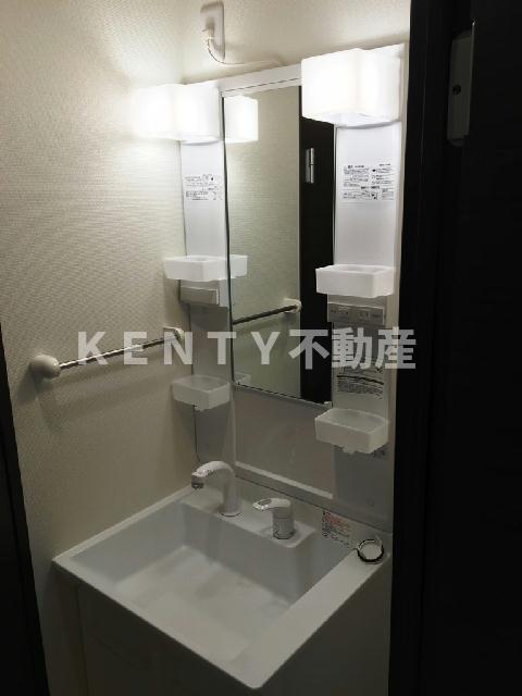 洗面設備　脱衣スペースもあります