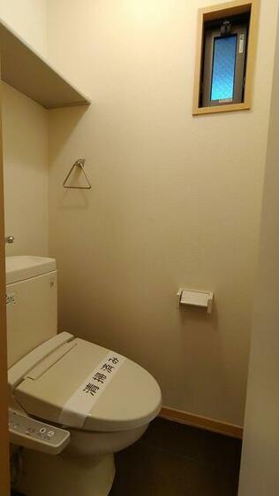 トイレ　ウォシュレット付きのトイレ