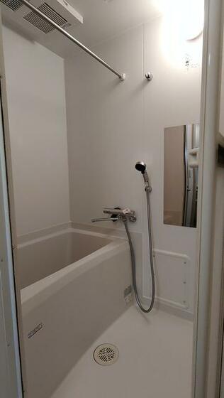 バス・シャワールーム　浴室乾燥機つき