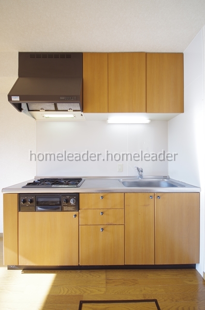 キッチン　３口ガスコンロ★収納もたっぷり