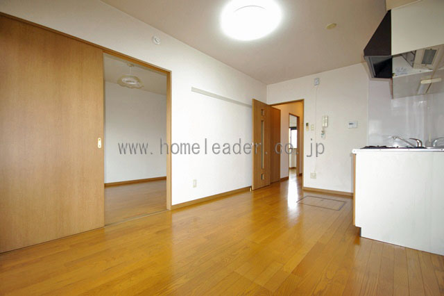 居室・リビング　南側リビングはとても明るい