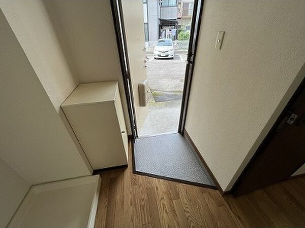 玄関　※写真は類似です