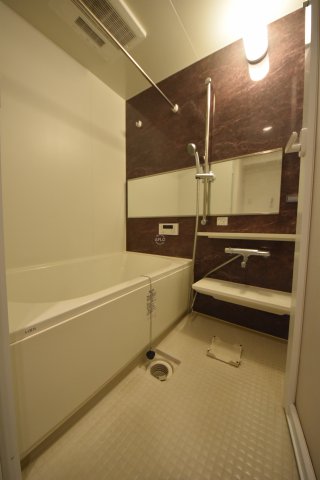 バス・シャワールーム　パトリス城東中央　浴室