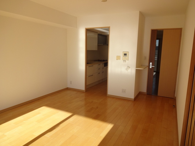 居室・リビング　ＬＤ１０．８畳　＊前回募集時の写真です