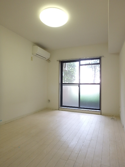 居室・リビング　洋室(フロアタイル)