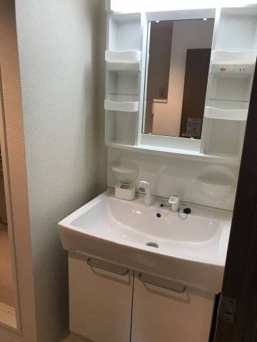 洗面設備　写真はイメージです。色仕様は現況優先になります。