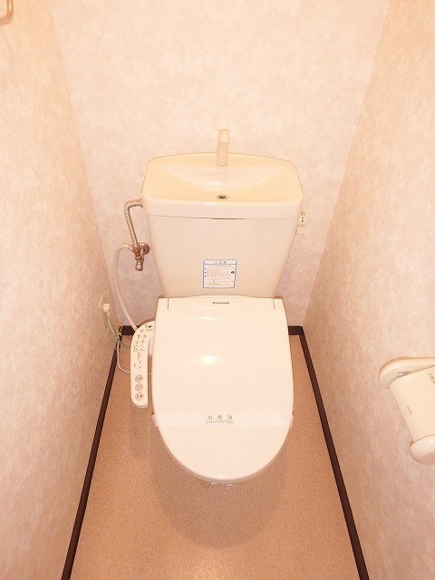 トイレ　温水洗浄便座つき！（イメージ）