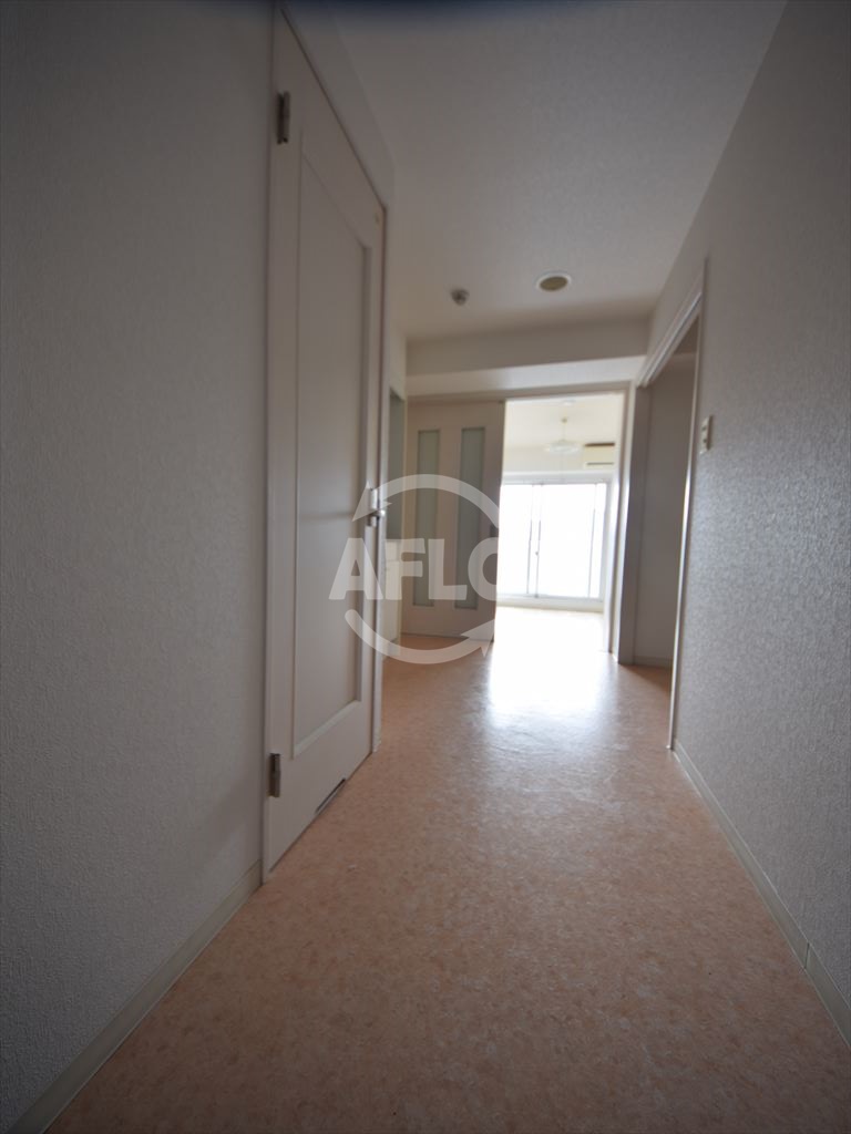 その他部屋・スペース　シェモア桜川　広々した廊下