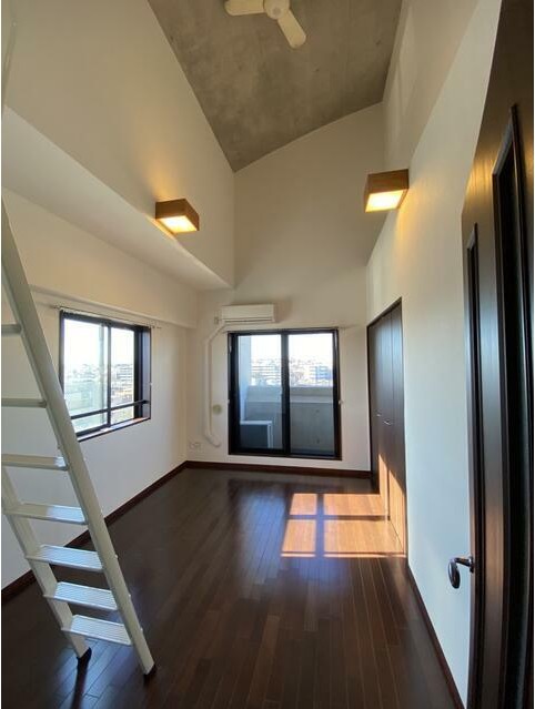 居室・リビング　開放感のあるゆったりとしたお部屋です♪