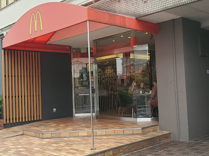 飲食店　マクドナルド 藤ヶ丘店（飲食店）まで174m
