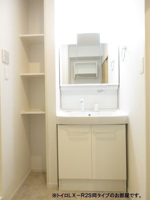 洗面設備　同施工会社同仕様写真