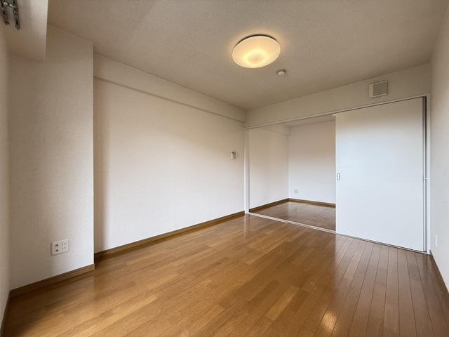 居室・リビング　別部屋参考写真です