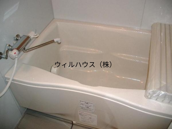 バス・シャワールーム　追い焚き機能有り！