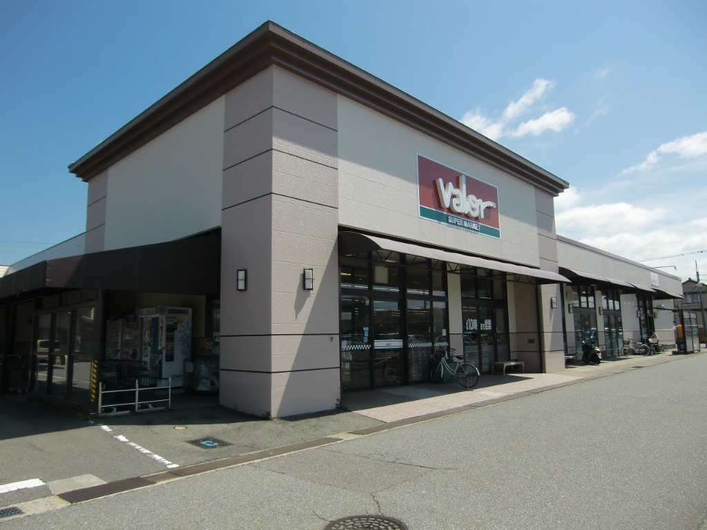 スーパー　バロー 金沢高尾店（スーパー）まで691m