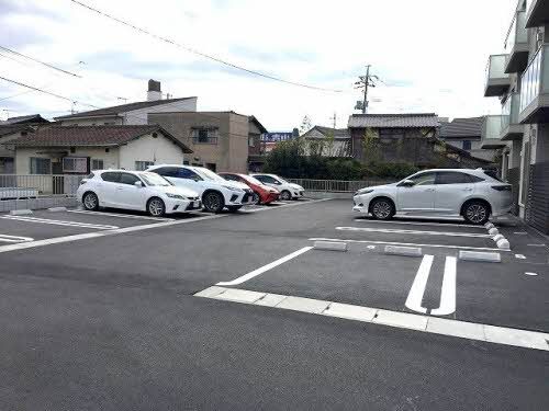 駐車場　東側駐車場