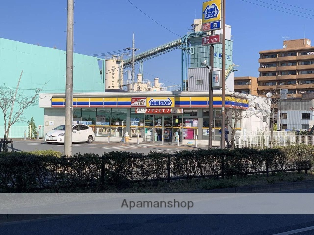 コンビニ　ミニストップ（コンビニ）まで743m