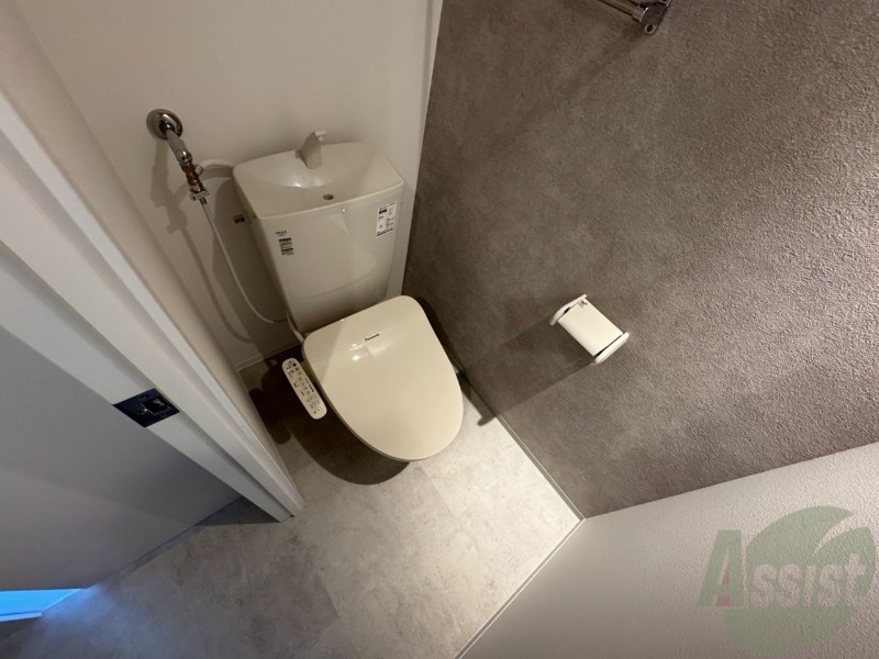 トイレ　こちらはトイレです。清潔感があり、安心して使用できます。