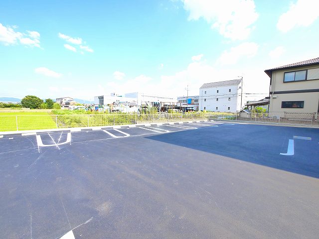 駐車場　駐車場完備です