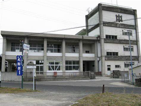 中学校　市川中学校（中学校）まで1798m
