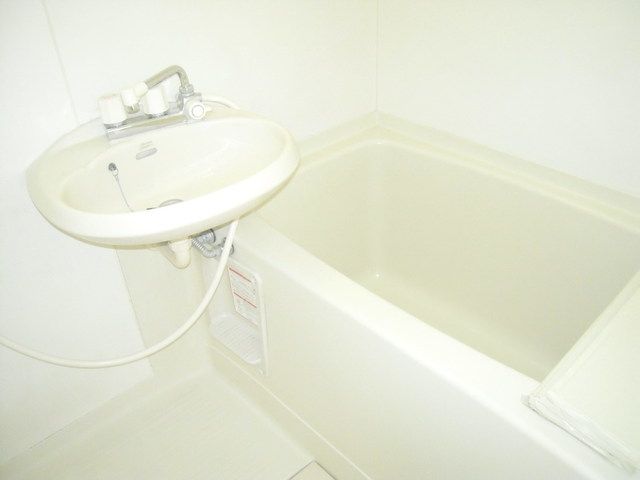 バス・シャワールーム　別部屋参考写真